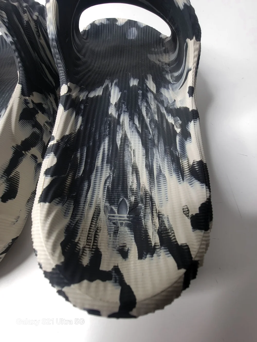 adidas Mens Adilette 22 Slides Carbon Aluminum Black & White GX6947 US SIZE 6